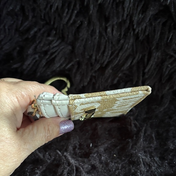 Juicy Couture Beige and White Card Holder - Picture 12 of 12